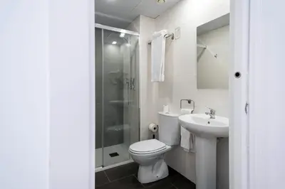 Un baño de Hotel BESTPRICE Girona