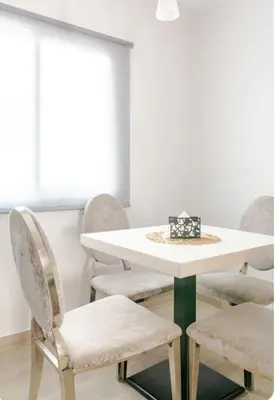 Zona de estar de Hermoso apartamento cerca al mar