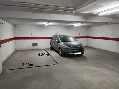 Plano de Apartament modern a Girona centre, parking gratis