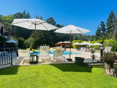 Jardín al aire libre en CAN MARLET MONTSENY Hotel Boutique