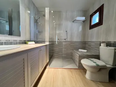 Un baño de CAN MARLET MONTSENY Hotel Boutique