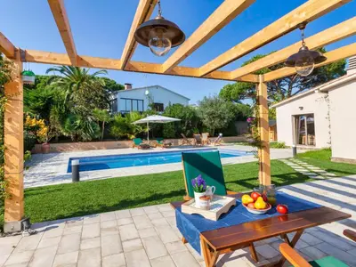 Piscina en o cerca de Holiday Home Emporion by Interhome