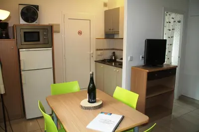 Una cocina o zona de cocina en Apartaments Ocean Canada