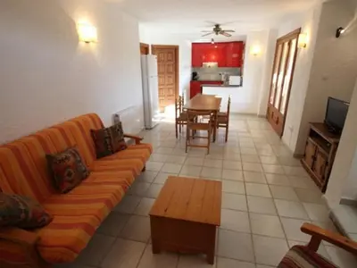 Una televisión o centro de entretenimiento en Marie Argonne CostaBravaSi