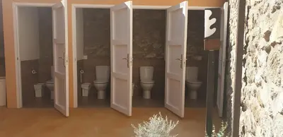Un baño de Casa con jardín a 40 metros de la playa. VR.