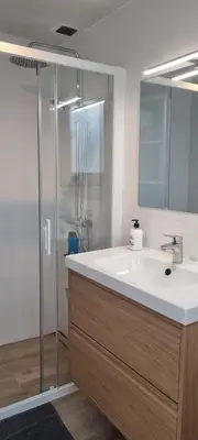 Un baño de CASA CON JARDÍN A 35 METROS DE LA PLAYA. BR.