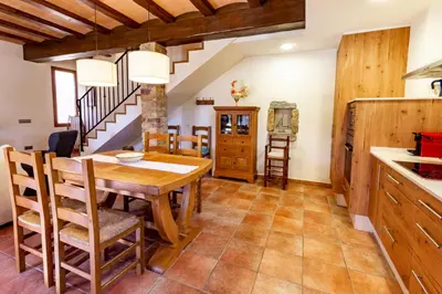 Una cocina o zona de cocina en Casa Rural Can Ginesta