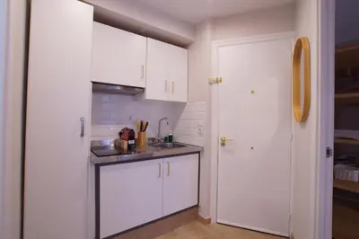 Una cocina o zona de cocina en Budget Beach Studio 14