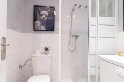 Un baño de Budget Beach Studio 14