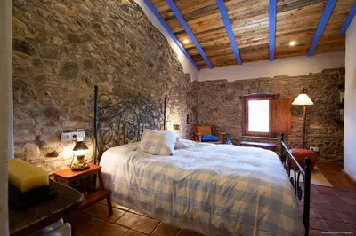 Cama o camas de una habitación en Mas Teixidor, Masia entre Girona y la Costa Brava