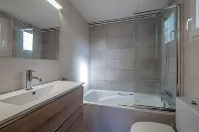 Un baño de AA-1 CALELLA DE PALAFRUGELL 6PaX
