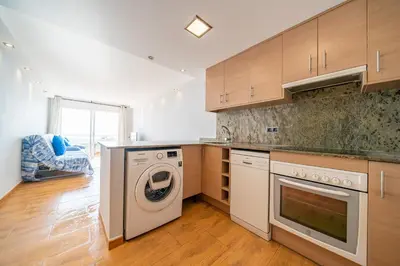 Una cocina o zona de cocina en HomeHolidaysRentals Marella - Costa Barcelona