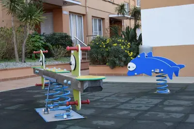 Zona de juegos infantil en Apartamento Terraza Mar