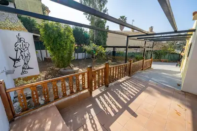 Un balcón o terraza de Villa Lux Gallery Familiar Piscina Privada Barbacoa Aire Acondicionado