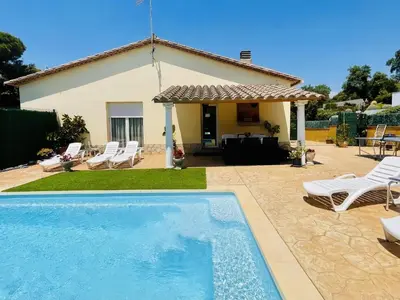 Piscina en o cerca de Villa Buho by Costabravaway