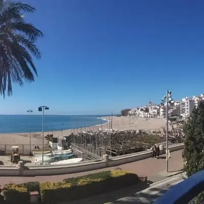 Beachfront Apartment with Sea Views & Private Parking
