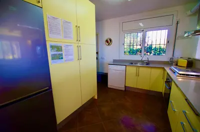 Una cocina o zona de cocina en V&V LLORET- VILLA MEDITERRANIA, preciosa villa con panorámicas vistas mar en zona muy tranquila y residencial