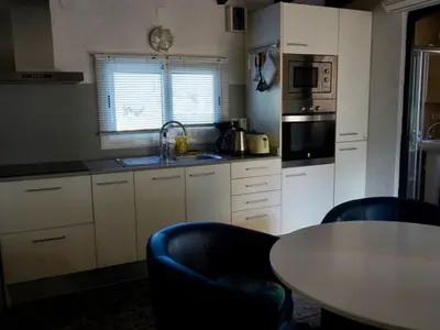 Una cocina o zona de cocina en Snug Holiday Home in Santa Cristina d'Aro near City Centre