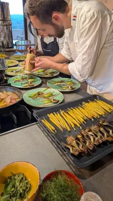 Comida en o cerca de este hotel