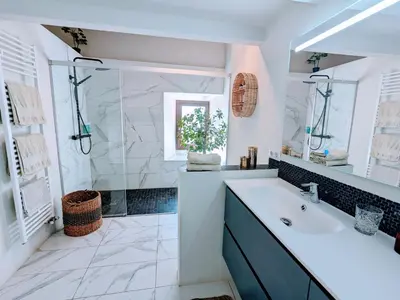 Un baño de Mas Oms