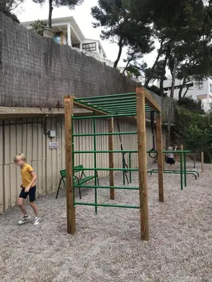 Zona de juegos infantil en Lets Holidays Modern sea views apartment