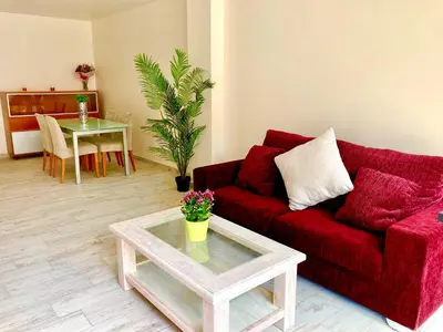 Zona de estar de Casa Mediterránia de Palamós amb piscina privada