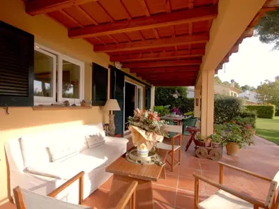 Zona de estar de LETS HOLIDAYS Lovely garden house in mar menuda