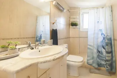 Un baño de LETS HOLIDAYS Beautiful apartment in the center of tossa de mar