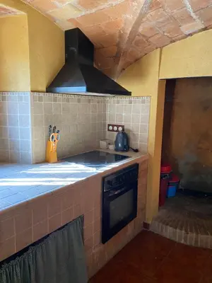 Una cocina o zona de cocina en MASÍA CAN GEMENUT, a 5O METROS DEL MAR
