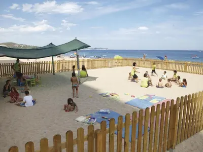 Clientes alojados en LLOGUER30 Los delfines, swimming pools , near the beach and with parking