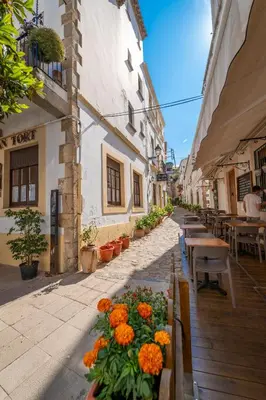 Edificio en el que se encuentra el hostal o pensión