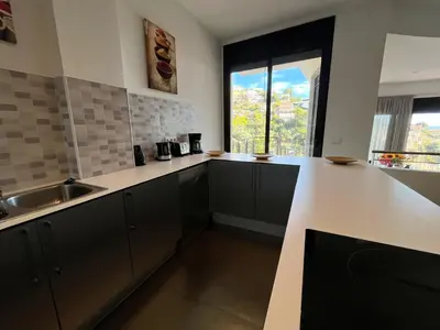 Una cocina o zona de cocina en Villa de lujo con vistas al mar y piscina privada