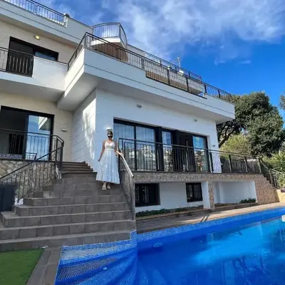 Villa de lujo con vistas al mar y piscina privada