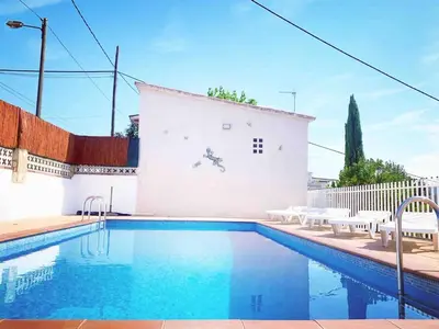 Piscina en o cerca de Villa Mas Blau by Host&Joy