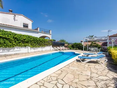 Piscina en o cerca de Holiday Home Puig Dels Daus by Interhome
