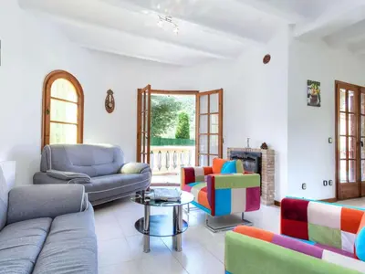 Zona de estar de Holiday Home Cabanyes by Interhome