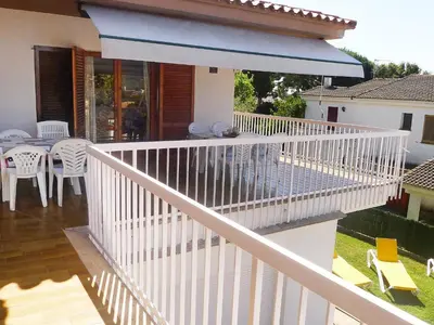 Un balcón o terraza de Holiday Home Eva by Interhome