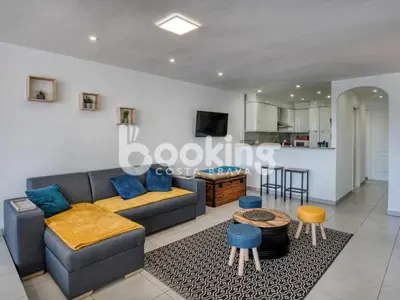 Zona de estar de Begonias Apartament per 4 persones amb gran terrassa chill out a 10 minuts de la platja