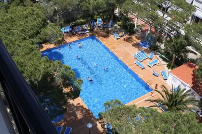 Piscina en o cerca de BRAVAHOLIDAYS-112-Kristel 8