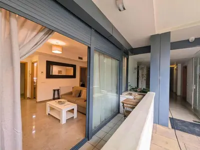 Plano de Relax en Lloret con Gym y Piscina by Host&Joy