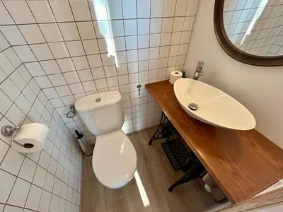 Un baño de Casa amb piscina i jardí a Palamós per 6 persones