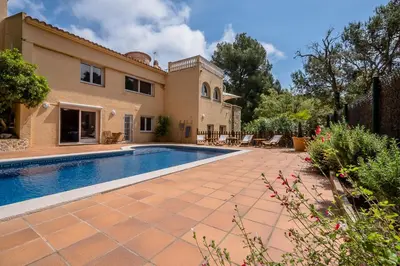 Piscina en o cerca de T-8 TAMARIU 9PaX