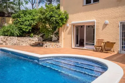 Piscina en o cerca de T-8 TAMARIU 9PaX