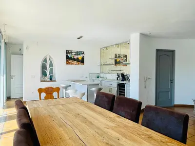 Una cocina o zona de cocina en Villa reina by costabravaway