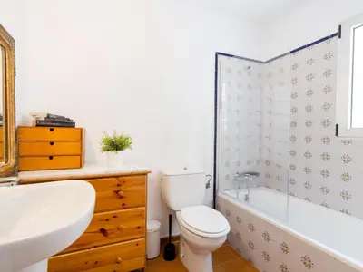 Un baño de Charming Fisherman's House Sa Tuna Beach