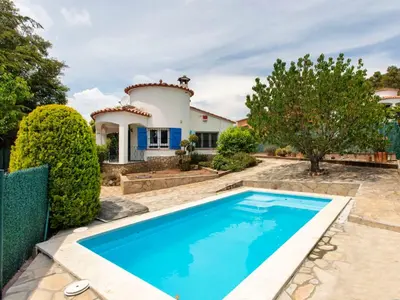 Piscina en o cerca de Holiday Home Ami by Interhome