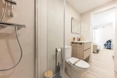 Un baño de Bravissimo Calderers El Drac, one-bedroom apartment