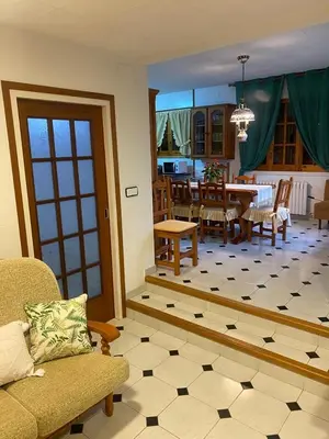 Zona de estar de 4 Bed Villa - Sleeps 8 - Pool - HotTub - Garden