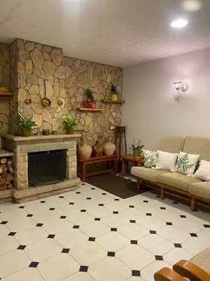 Zona de estar de 4 Bed Villa - Sleeps 8 - Pool - HotTub - Garden