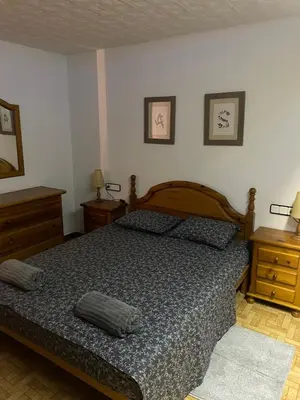 Cama o camas de una habitación en 4 Bed Villa - Sleeps 8 - Pool - HotTub - Garden